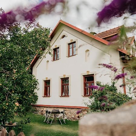 ホテル Restaurant A Penzion Na Cechach Korouhev エクステリア 写真